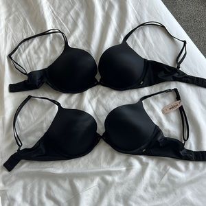 Victoria’s Secret Very Sexy Push up size 32D color Black